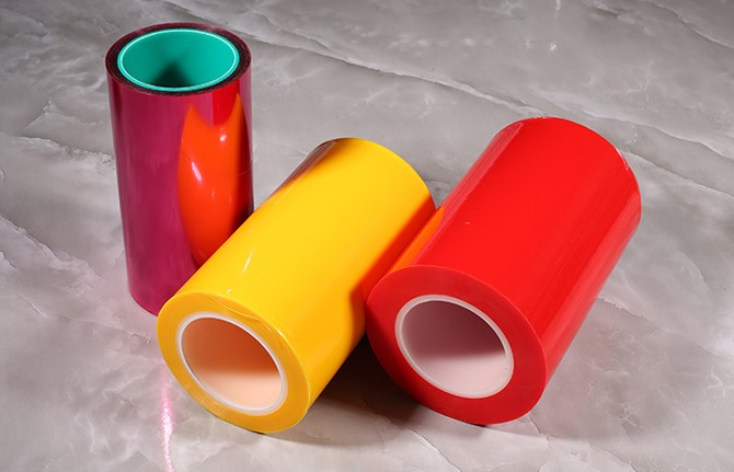 PE保護（hù）膜（mó）與PET保護膜：各具特色的保護材料（liào）對比