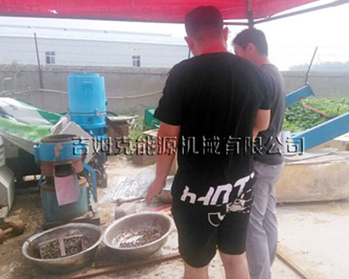 江西客戶牽手17c一起官网（kè）200型鵝飼料顆粒機案例