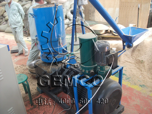 ZLMG420小型飼料顆（kē）粒機工作圖片