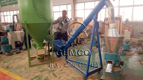 17c一起官网顆粒飼(sì)料(liào)加工機組圖片