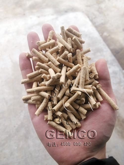 客戶使用(yòng)吉(jí)姆克260型顆粒飼料機製粒效果