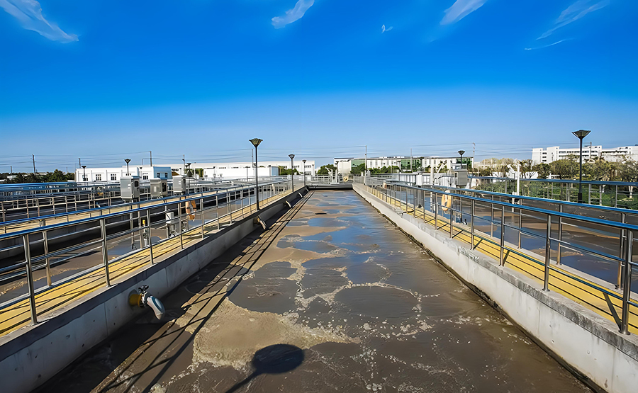 臥螺沉降離心機為何成為市政(zhèng)汙水處(chù)理的首選設備?(圖(tú)1) undefined